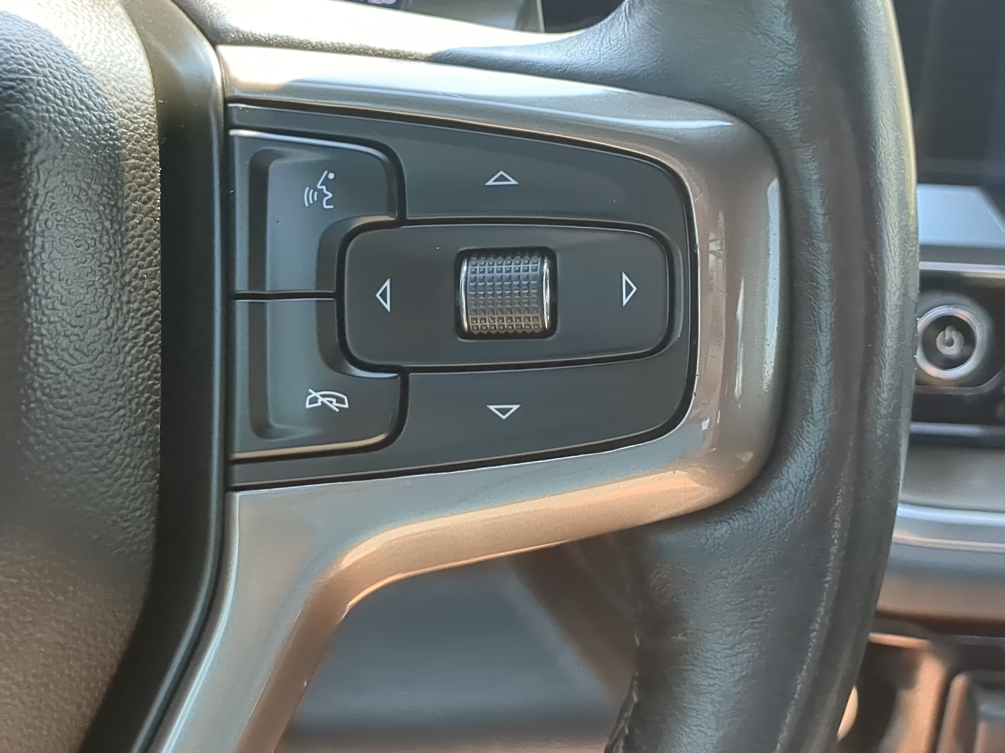 Used 2022 Chevrolet Silverado 1500 High Country w/ High Country Premium Package AWD/4WD image 25