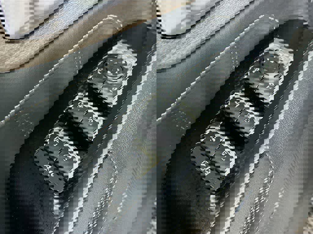 Used 2021 Kia Sorento SX Prestige image 30