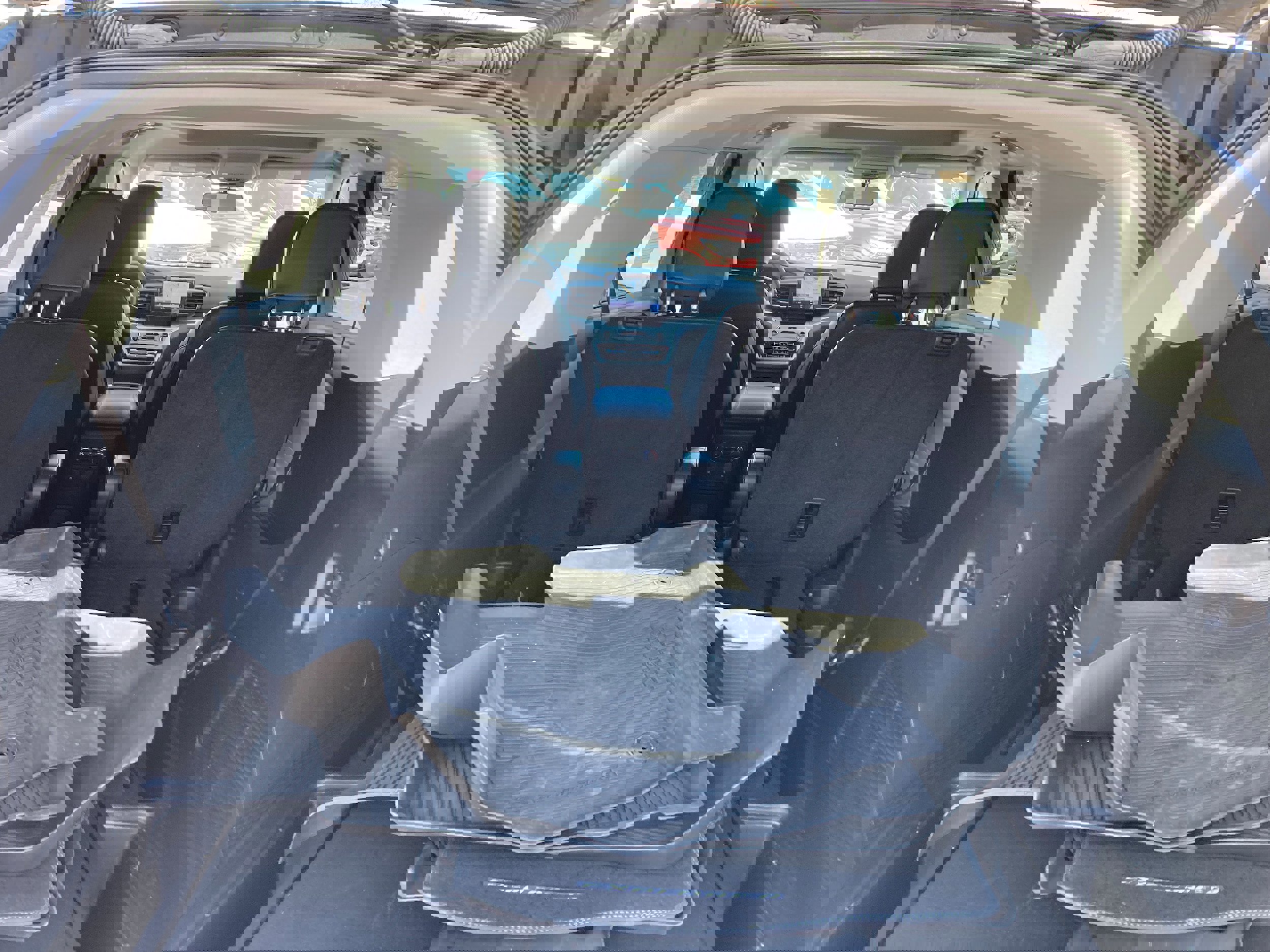 Certified 2022 Ford Explorer XLT w/ Equipment Group 202A image 11