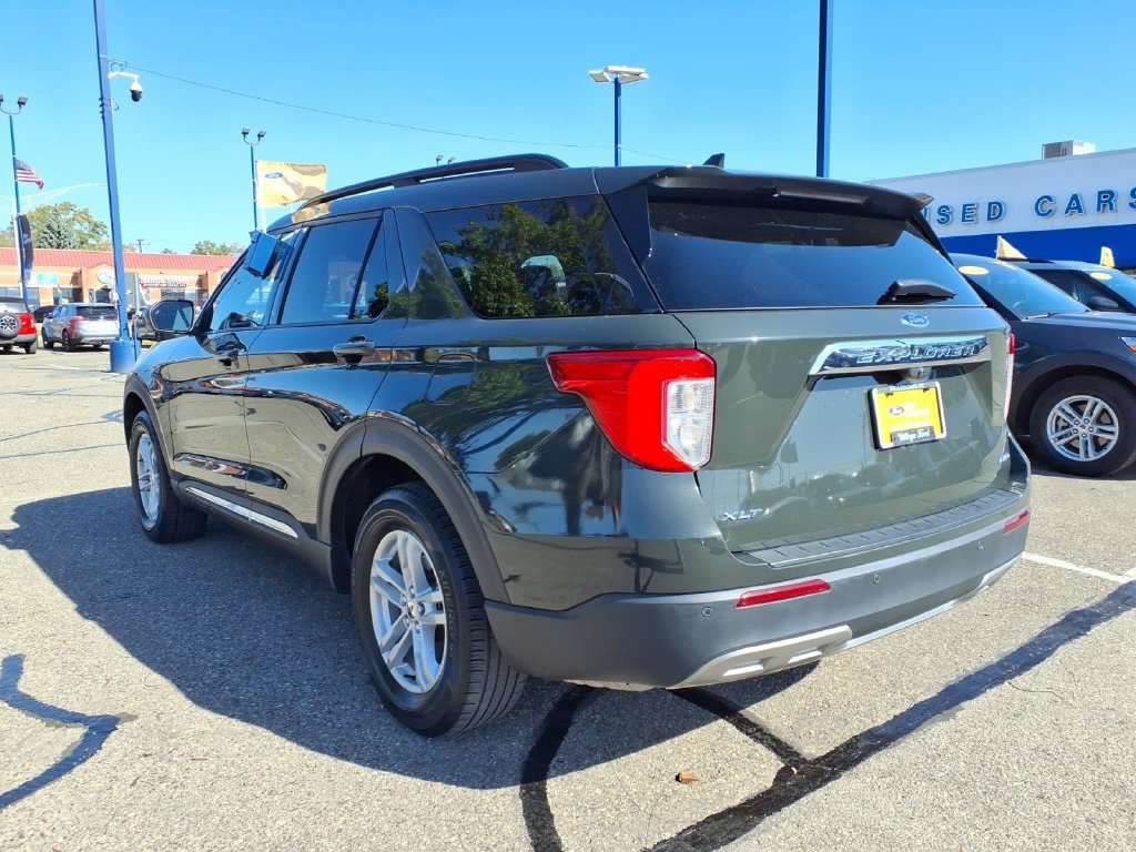 Certified 2023 Ford Explorer XLT w/ Equipment Group 202A AWD/4WD image 9