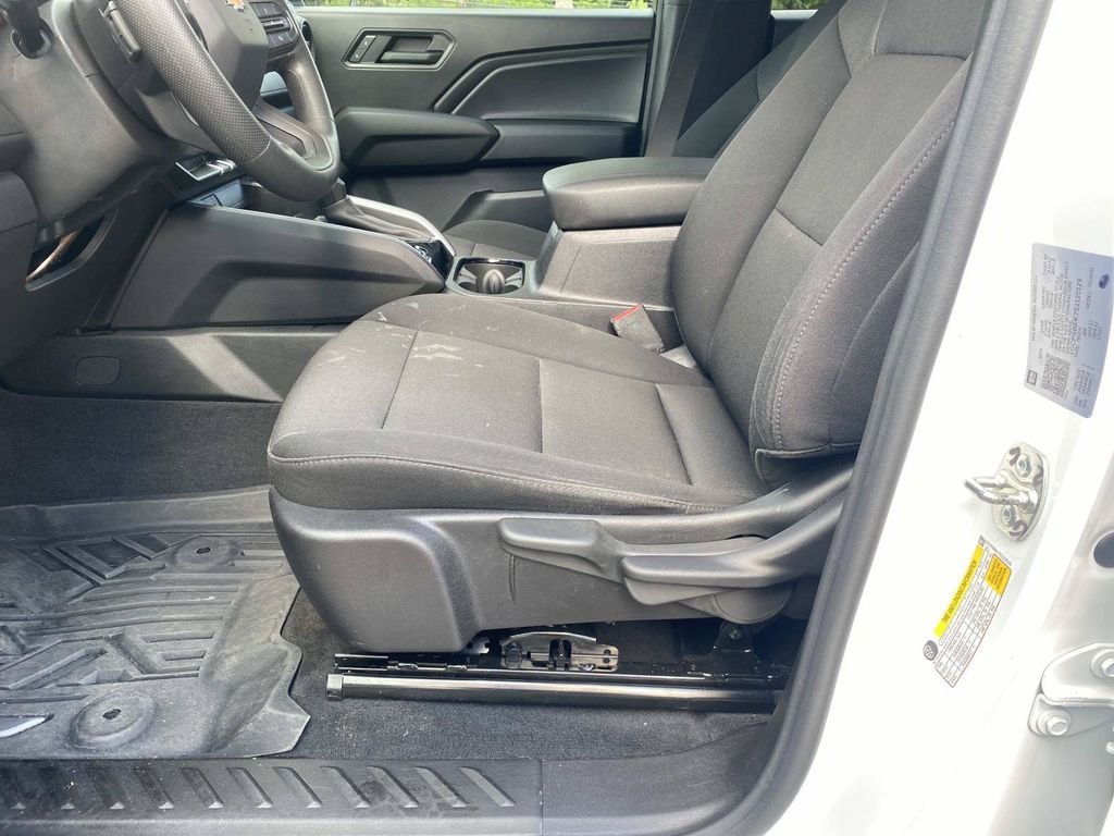 Used 2025 Chevrolet Colorado W/T w/ WT Custom Package RWD image 19