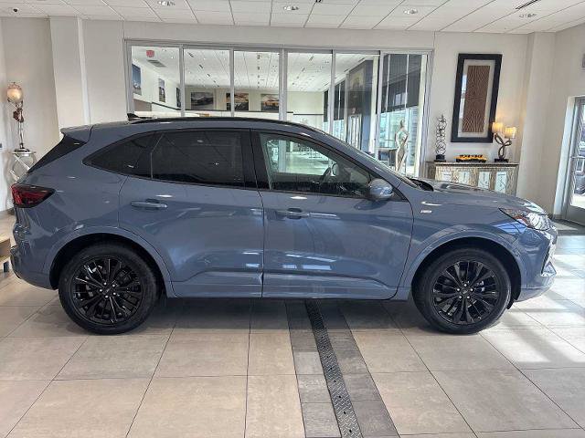 Certified 2025 Ford Escape ST-Line Elite w/ Premium Technology Package AWD/4WD image 2