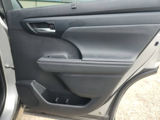 Used 2022 Toyota Highlander XSE FWD image 20