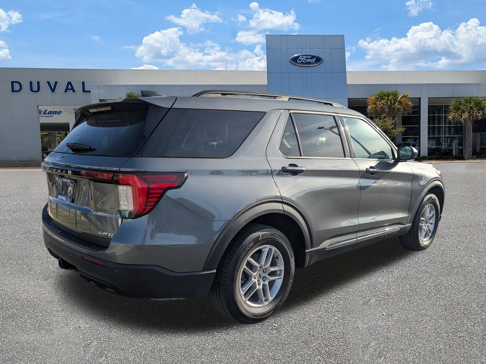 Certified 2025 Ford Explorer Active image 5