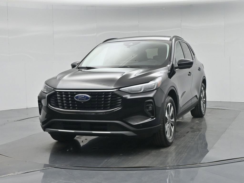 Certified 2025 Ford Escape Platinum w/ Premium Technology Package image 58