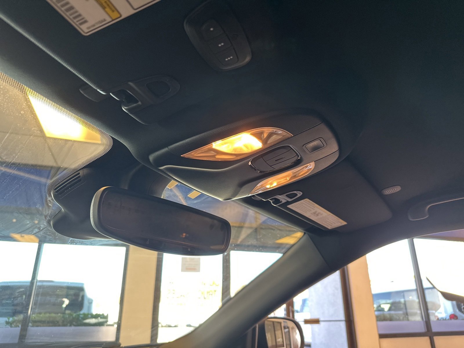 Used 2024 Jeep Compass Latitude image 25