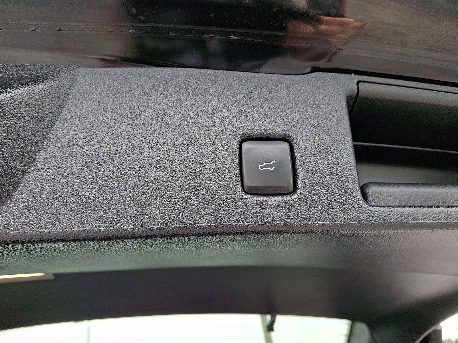 Certified 2022 Ford Escape SEL w/ SEL Stealth AWD Package image 29