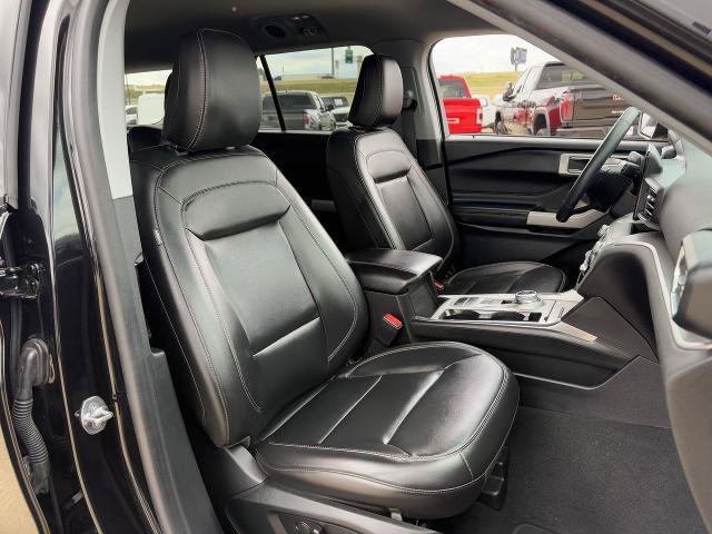 Certified 2022 Ford Explorer XLT w/ Equipment Group 202A RWD image 31
