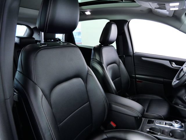 Certified 2025 Ford Escape Platinum AWD/4WD image 12