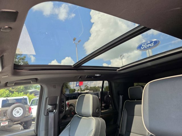 Used 2023 Chevrolet Tahoe Premier RWD image 14
