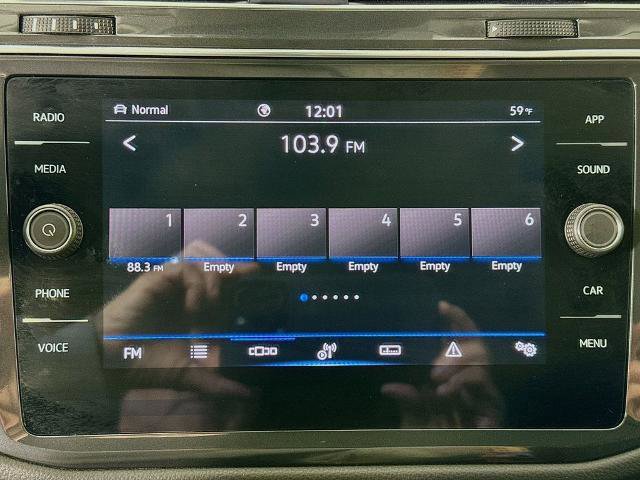 Used 2022 Volkswagen Tiguan SE image 15