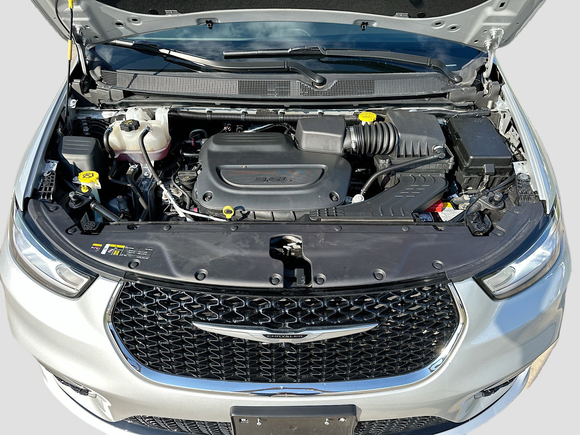 Used 2024 Chrysler Pacifica Touring-L image 29