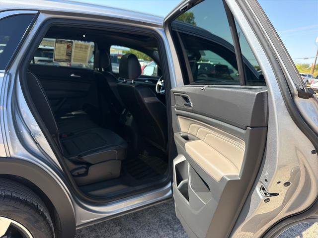 Used 2023 Volkswagen Atlas Cross Sport SEL Premium R-Line AWD/4WD image 38