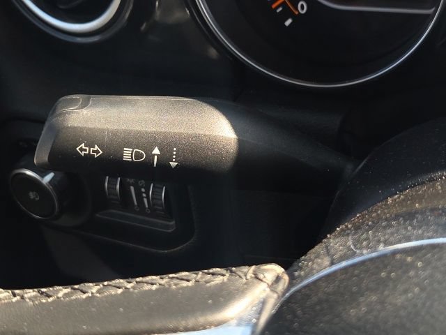 Used 2022 Jeep Wrangler Unlimited Sahara AWD/4WD image 41