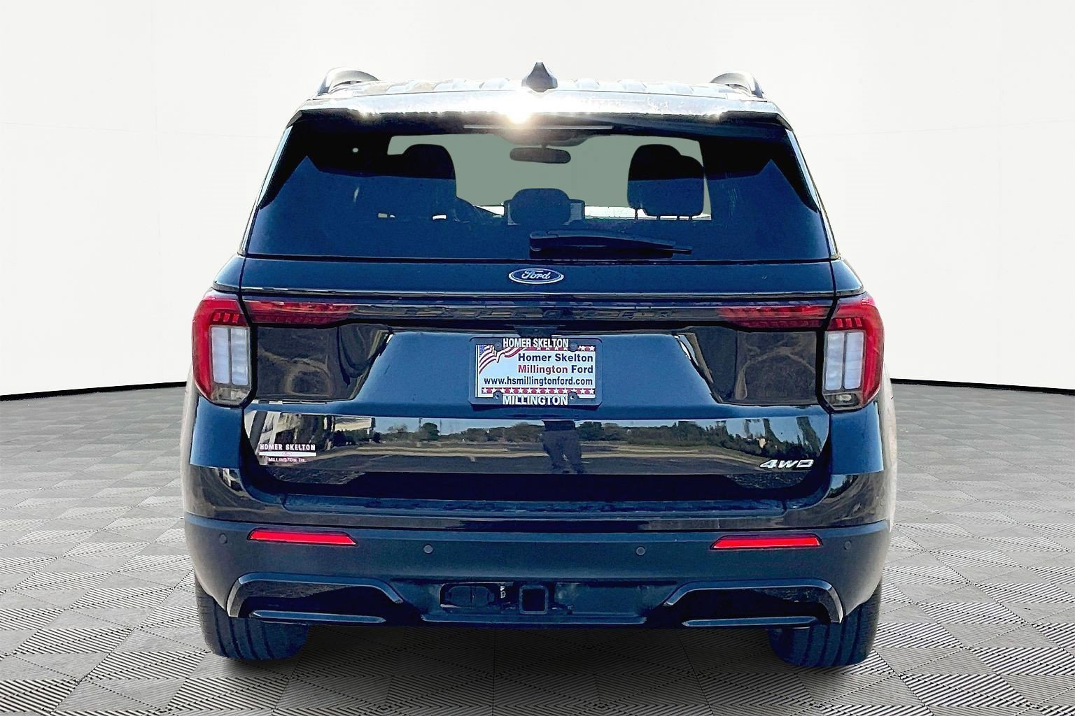 Certified 2025 Ford Explorer ST-Line w/ ST-Line Street Pack image 3