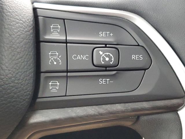 Used 2024 Jeep Grand Cherokee L Limited w/ Luxury Tech Group II image 13