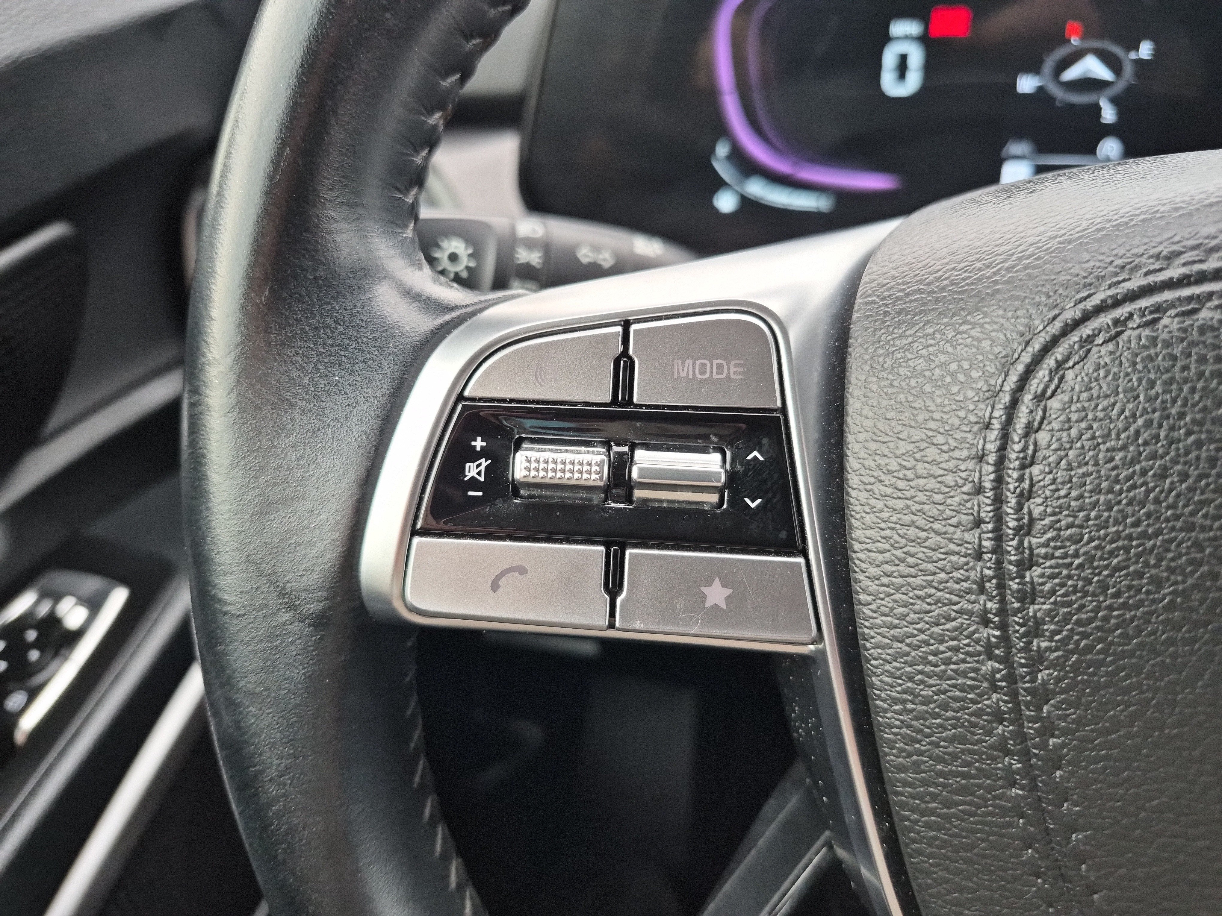 Used 2025 Kia Telluride S FWD image 25