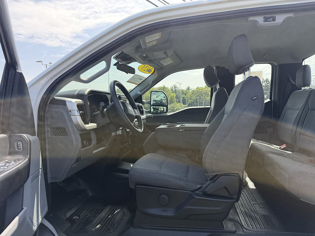 Certified 2025 Ford F250 XL w/ XL Off-Road Package AWD/4WD image 11