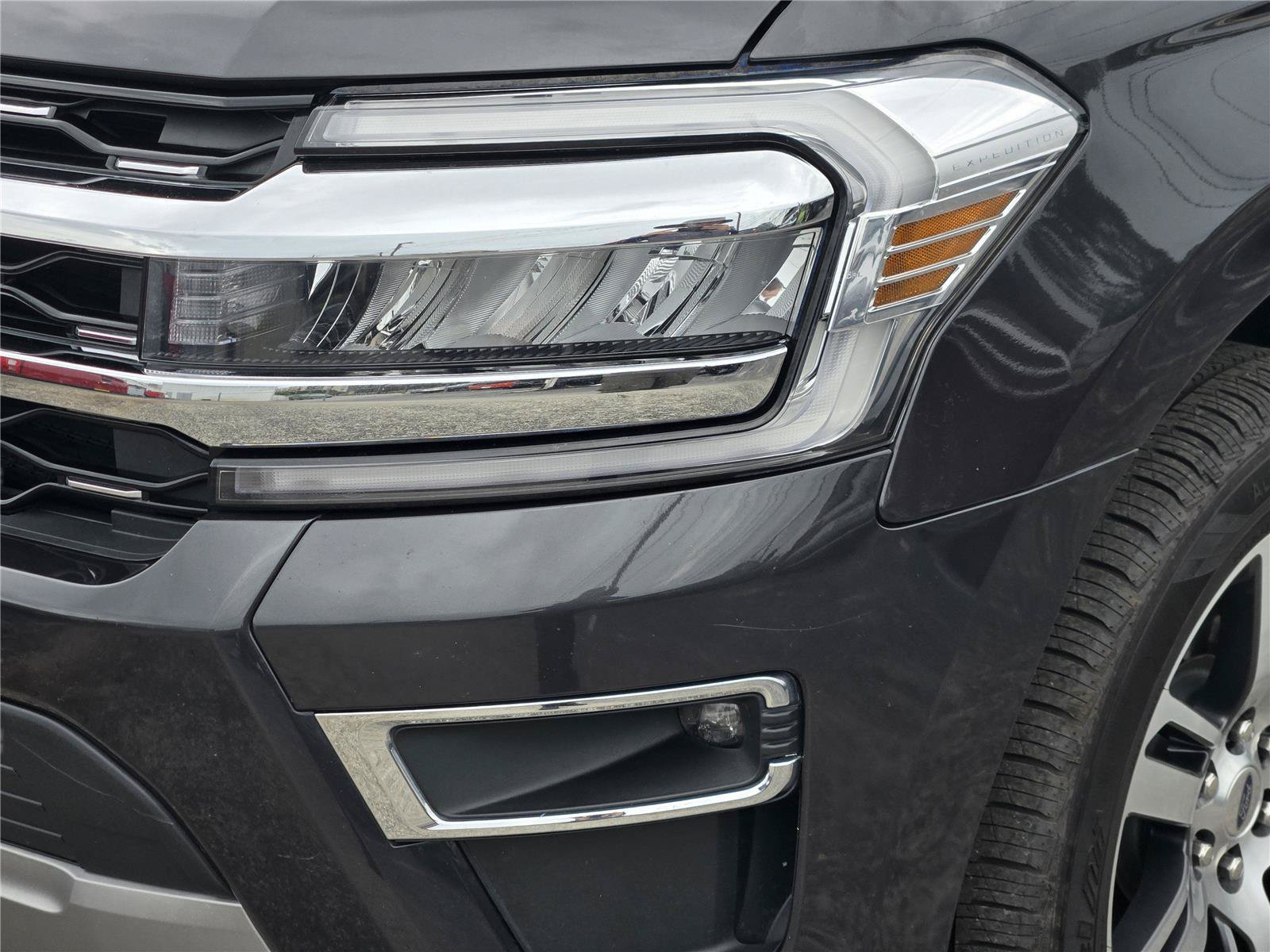 Certified 2024 Ford Expedition Limited AWD/4WD image 9