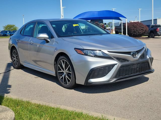 Used 2023 Toyota Camry SE FWD image 7