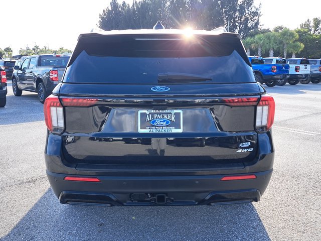 Certified 2025 Ford Explorer ST-Line image 6