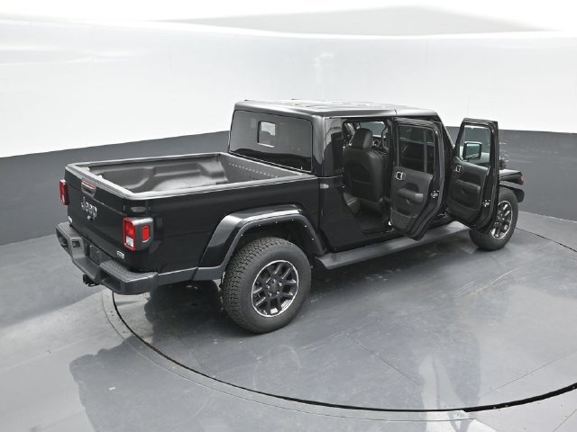 Used 2022 Jeep Gladiator Overland w/ Popular Equipment Package AWD/4WD image 24