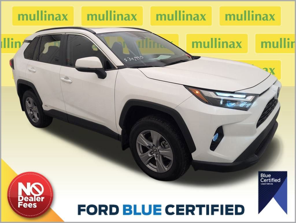Used 2024 Toyota RAV4 XLE w/ Convenience Package image 6