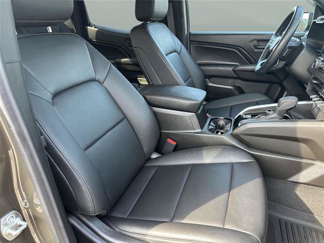 Used 2025 Chevrolet Colorado Trail Boss AWD/4WD image 14