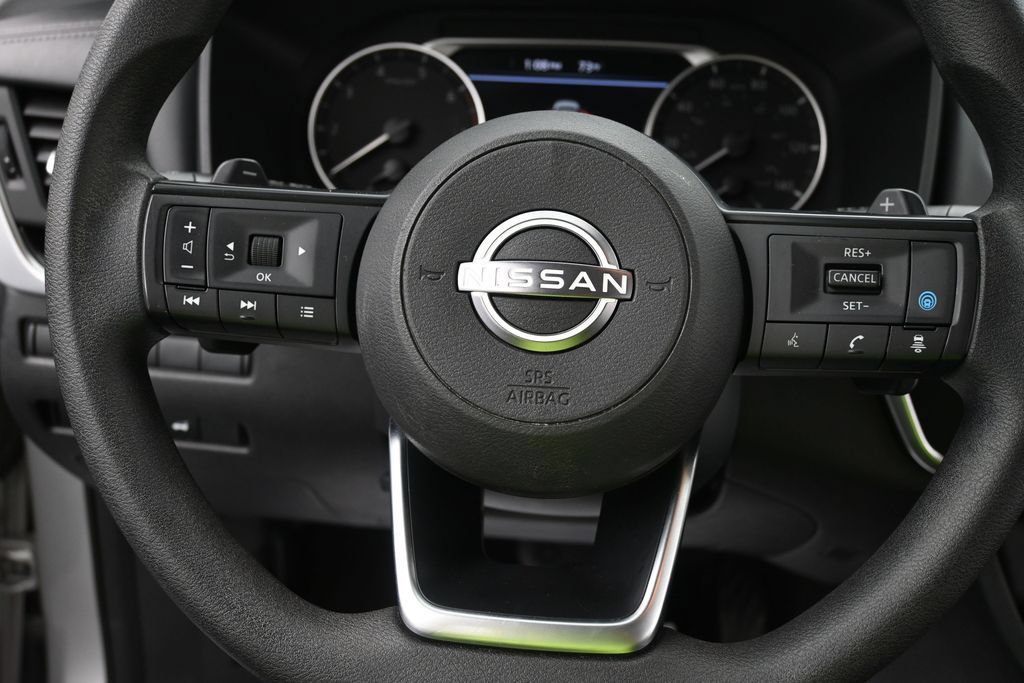 Used 2024 Nissan Rogue SV FWD image 11