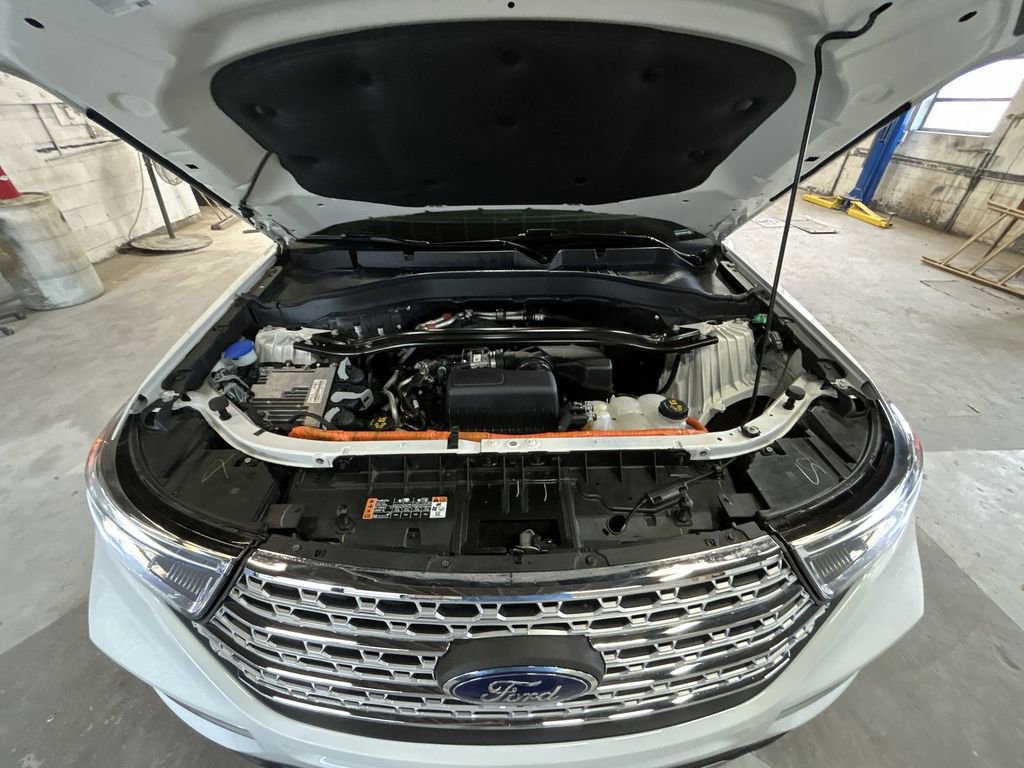 Certified 2021 Ford Explorer Limited w/ Hybrid Equipment Group 310A AWD/4WD image 27
