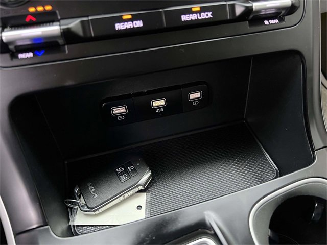 Used 2024 Kia Carnival LX image 21