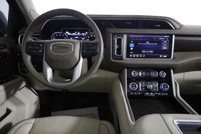 Used 2021 GMC Yukon XL Denali w/ Denali Premium Package AWD/4WD image 14