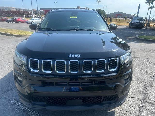Used 2024 Jeep Compass Latitude AWD/4WD image 2