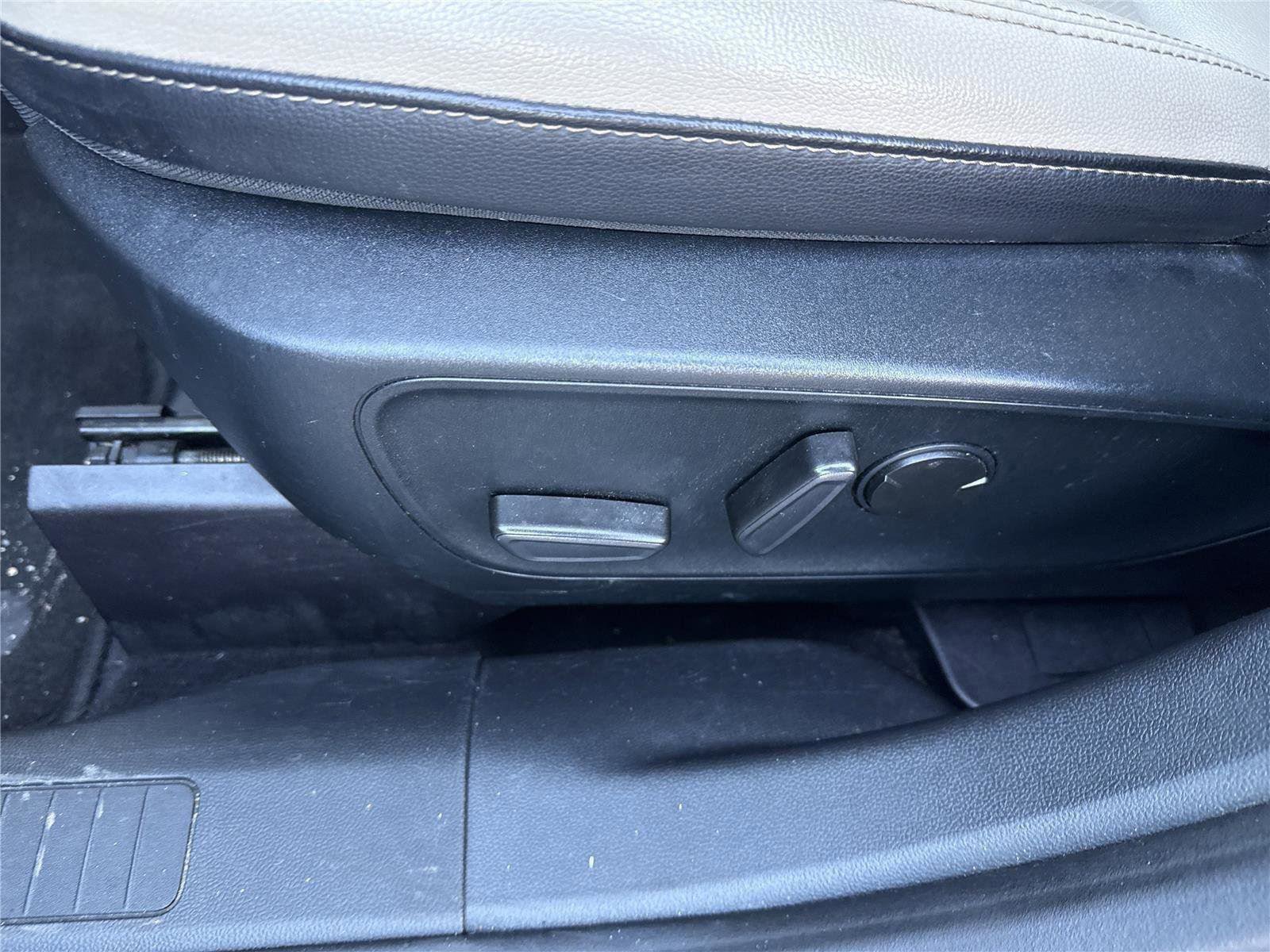 Certified 2020 Ford Escape SEL image 24