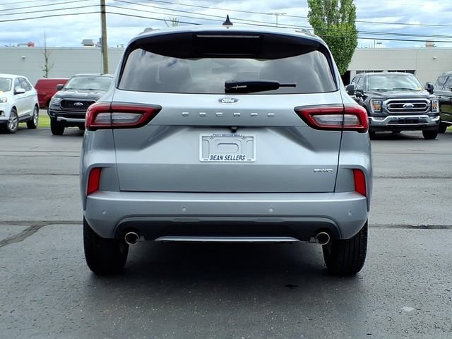Certified 2023 Ford Escape ST-Line w/ Tech Pack #1 AWD/4WD image 6