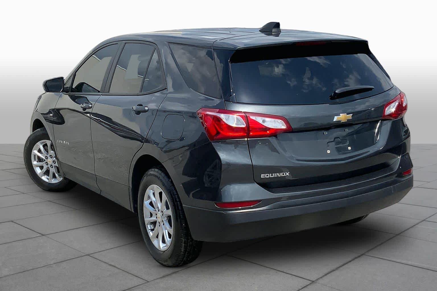 Used 2020 Chevrolet Equinox LS w/ LS Convenience Package FWD image 11
