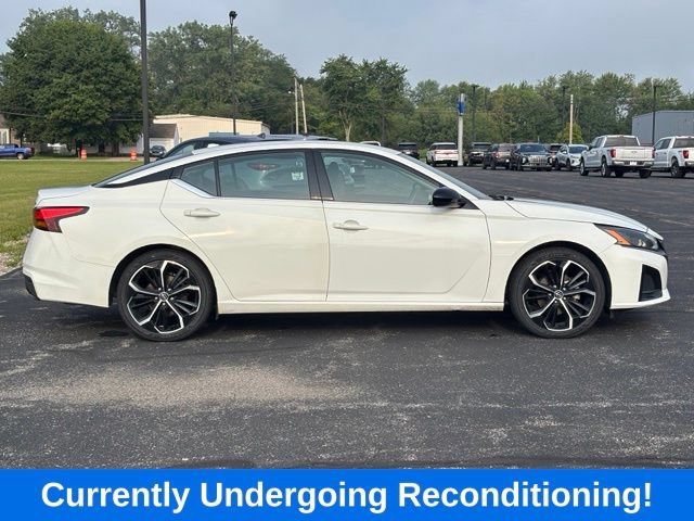 Used 2024 Nissan Altima 2.5 SR FWD image 9