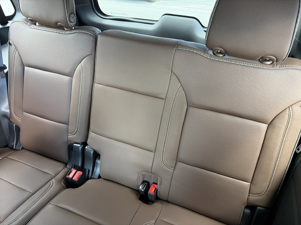 Used 2023 Chevrolet Tahoe High Country RWD image 32