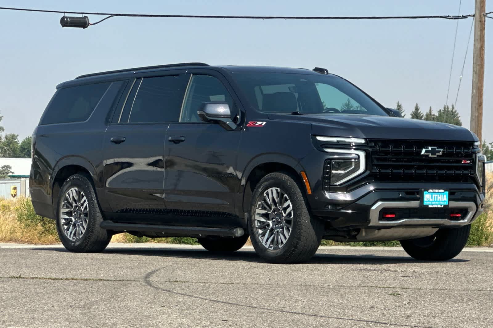 Used 2025 Chevrolet Suburban Z71 w/ Z71 Off-Road Package AWD/4WD image 9