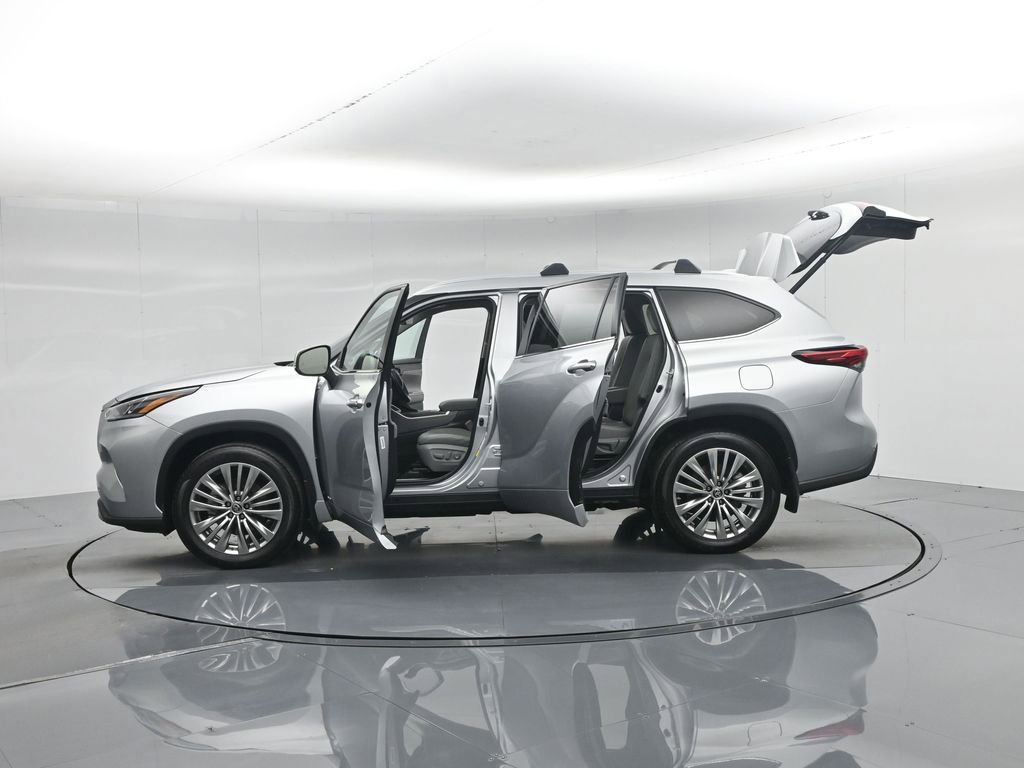 Used 2022 Toyota Highlander Platinum image 47