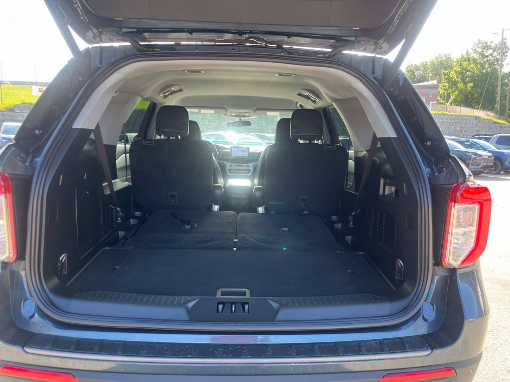 Certified 2024 Ford Explorer XLT w/ Equipment Group 202A AWD/4WD image 5