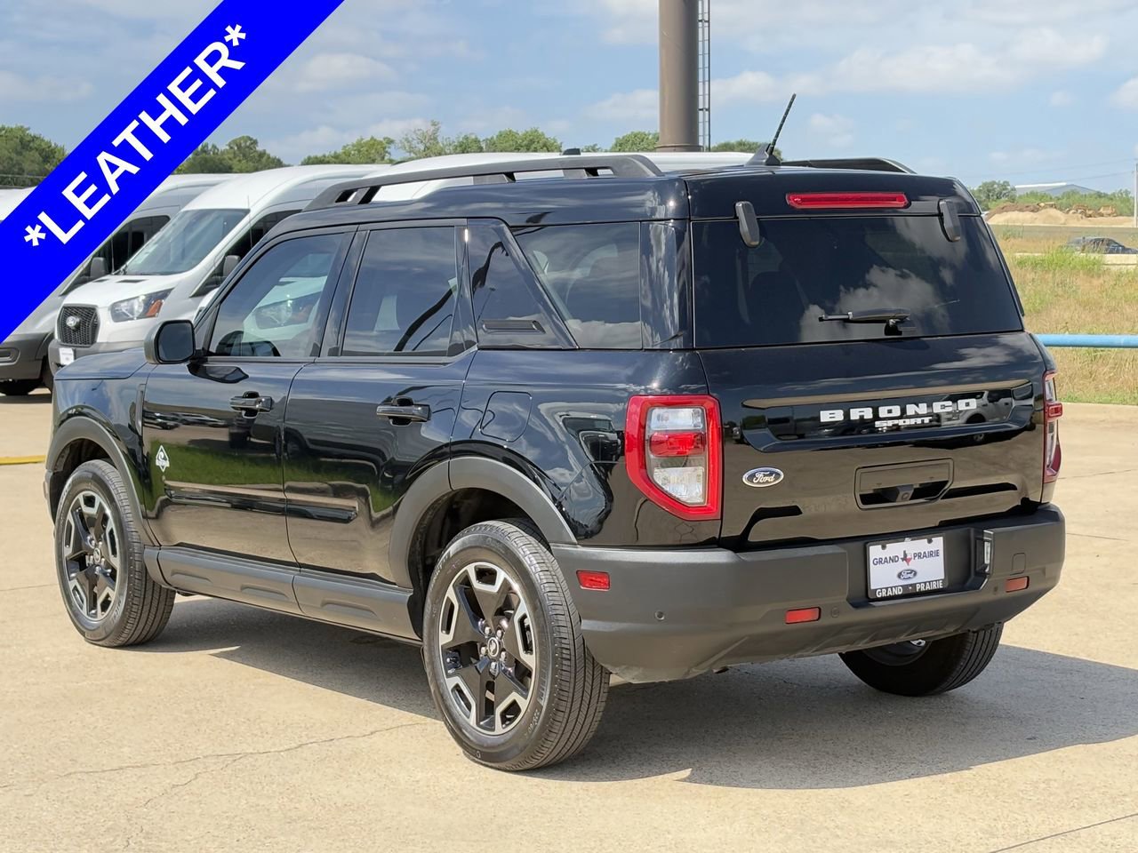 Certified 2023 Ford Bronco Sport Outer Banks w/ Tech Package AWD/4WD image 7