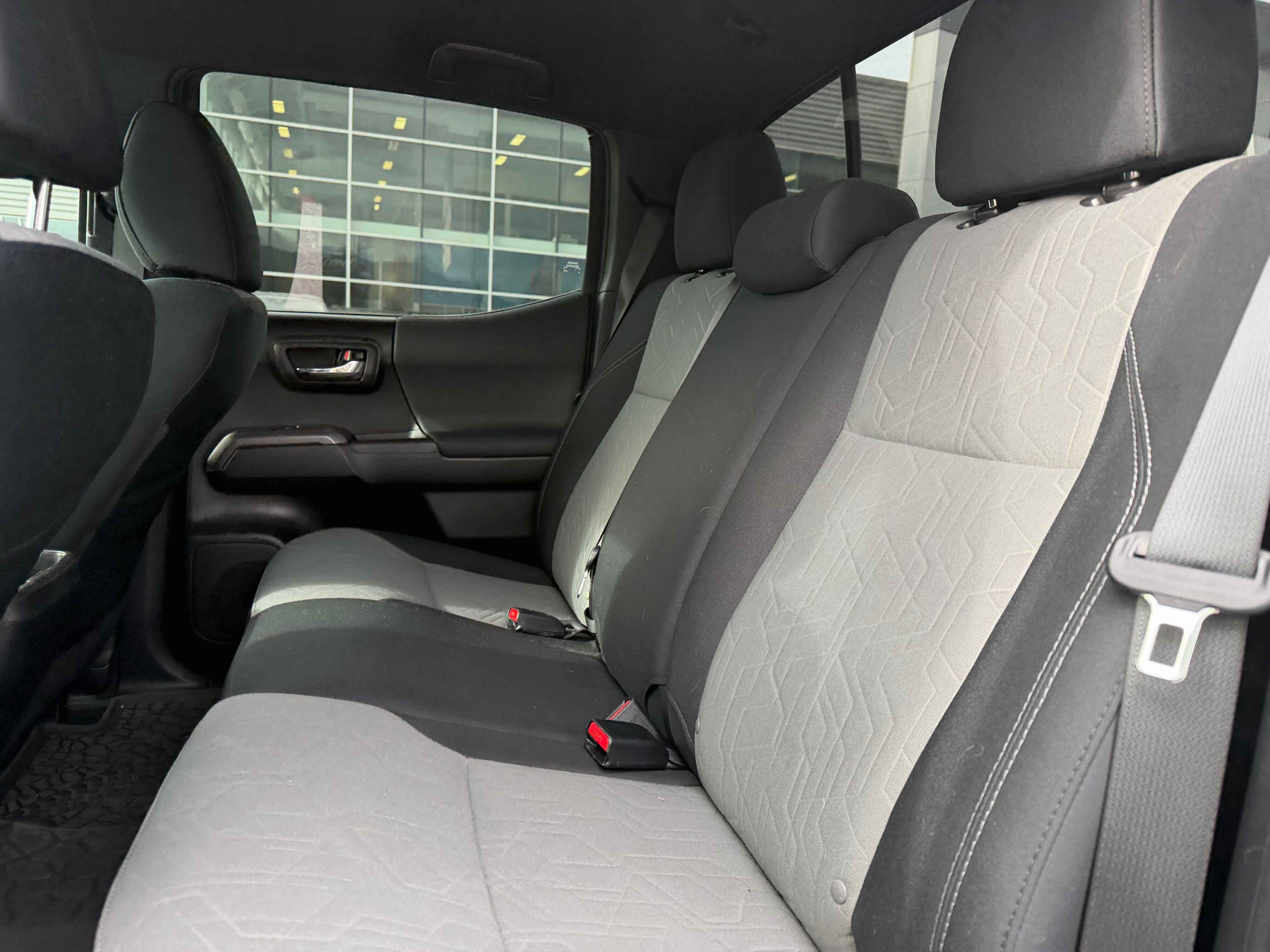 Used 2022 Toyota Tacoma TRD Off-Road image 28