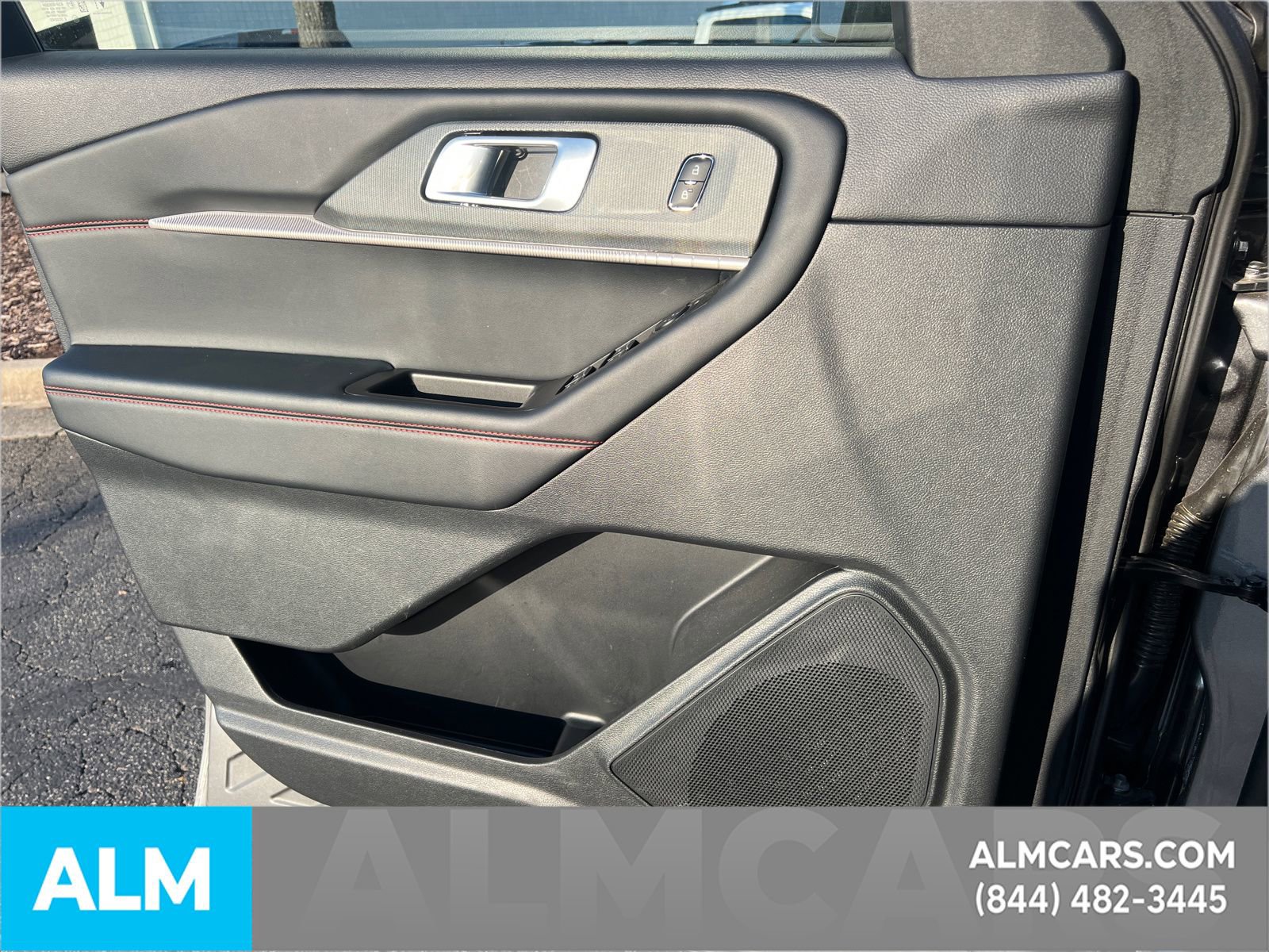 Certified 2025 Ford Explorer ST-Line AWD/4WD image 10