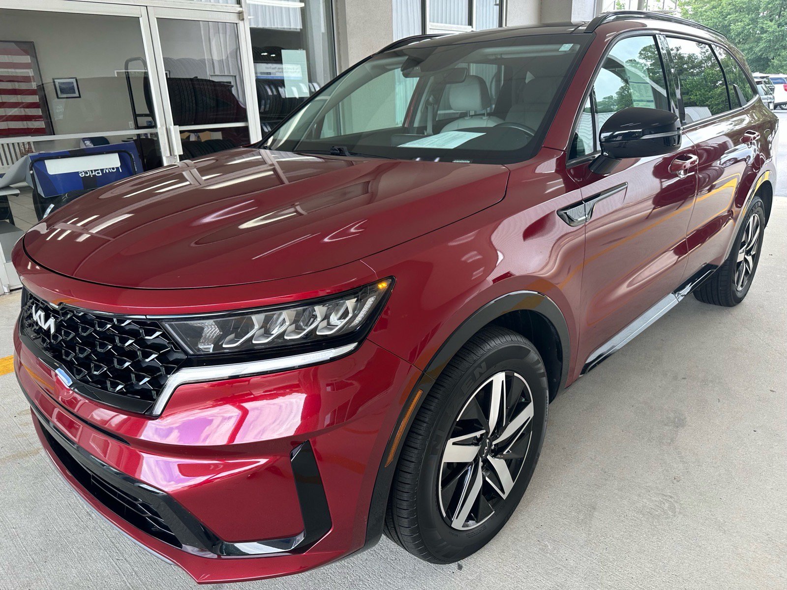 Used 2022 Kia Sorento S w/ Panoramic Sunroof Package FWD image 2