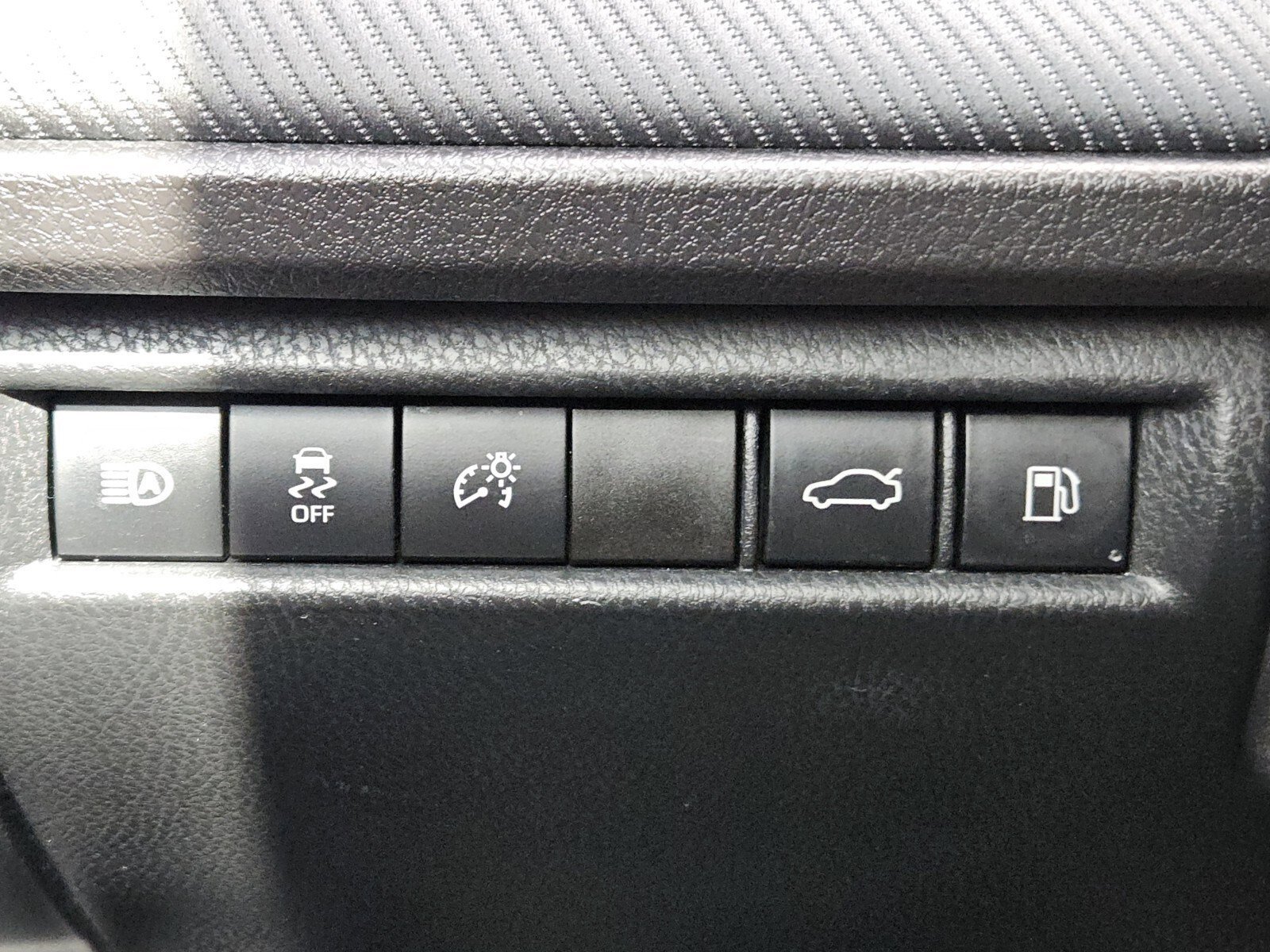 Used 2025 Toyota Camry SE image 24