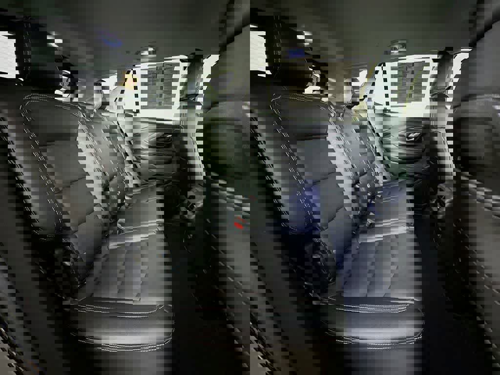 Used 2023 GMC Terrain SLT image 30