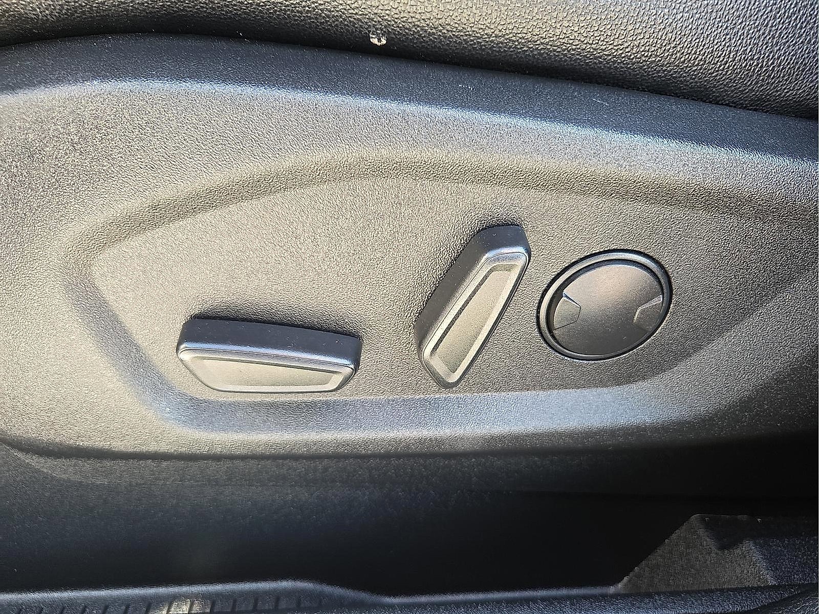 Certified 2023 Ford Edge Titanium image 15