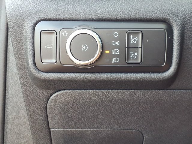 Certified 2023 Ford Explorer XLT w/ Equipment Group 202A AWD/4WD image 21