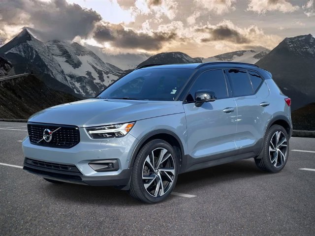 Used 2021 Volvo XC40 T5 R-Design w/ Advanced Package